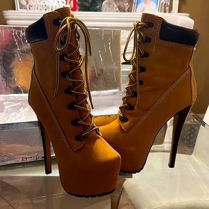 Brand new without tags Zigi Girl boots, with box, size 8.